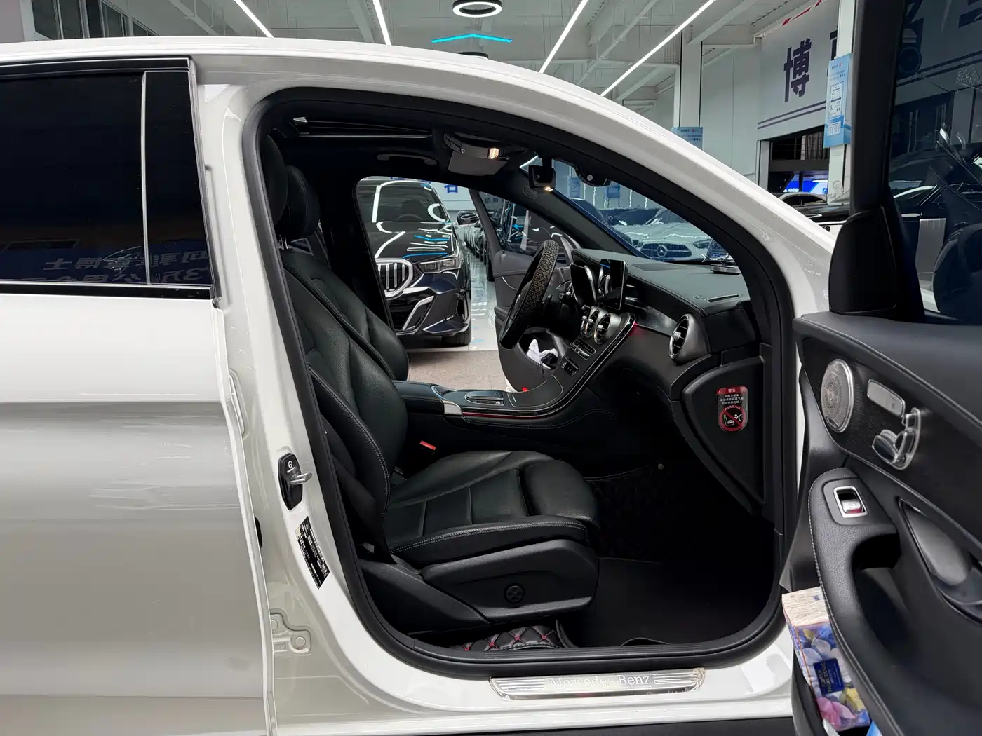 Mercedes-Benz GLC Coupe 2020 GLC 300 4MATIC Coupe SUV фото 17