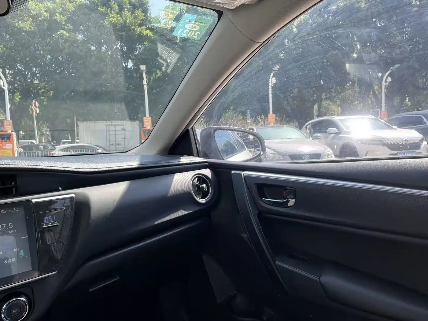Toyota Corolla 2017 Facelift 1.2T S-CVT GL фото 18