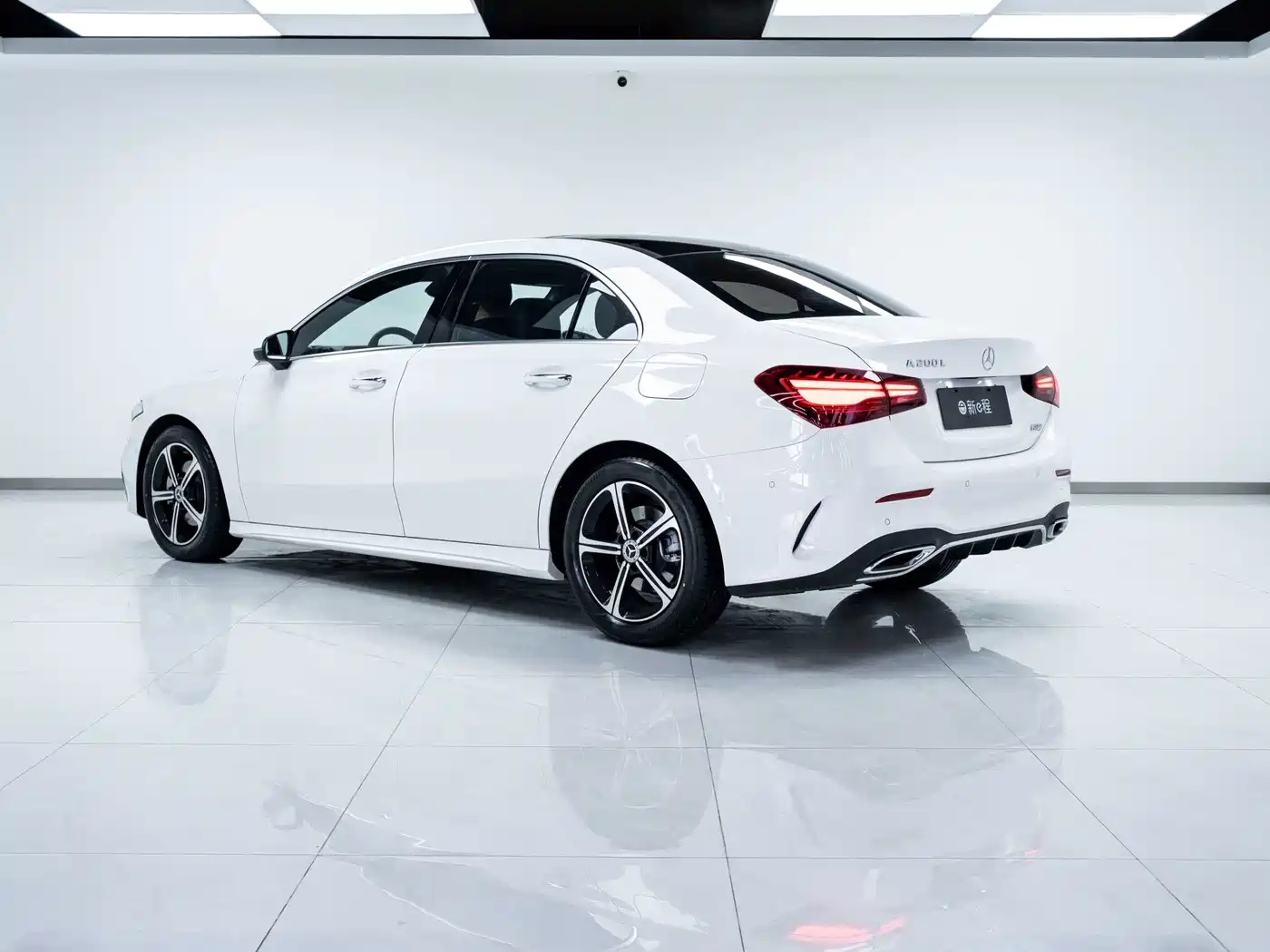 Mercedes-Benz A-Class 2024 A 200 L Fashion Edition фото 4