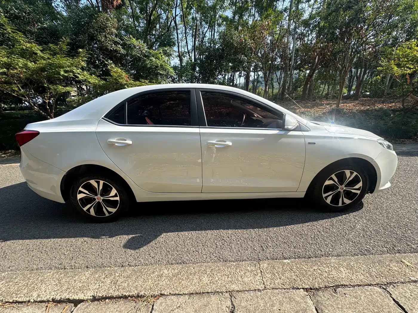 Roewe 360 2017 2017 1.5L Auto Luxury Edition
