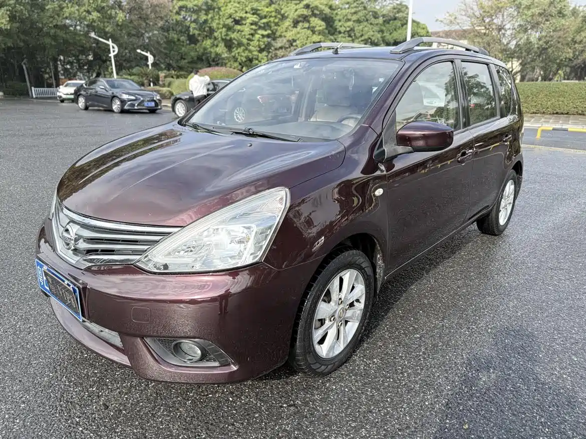 Nissan Livina 2014 2013 1.6XE CVT Comfort