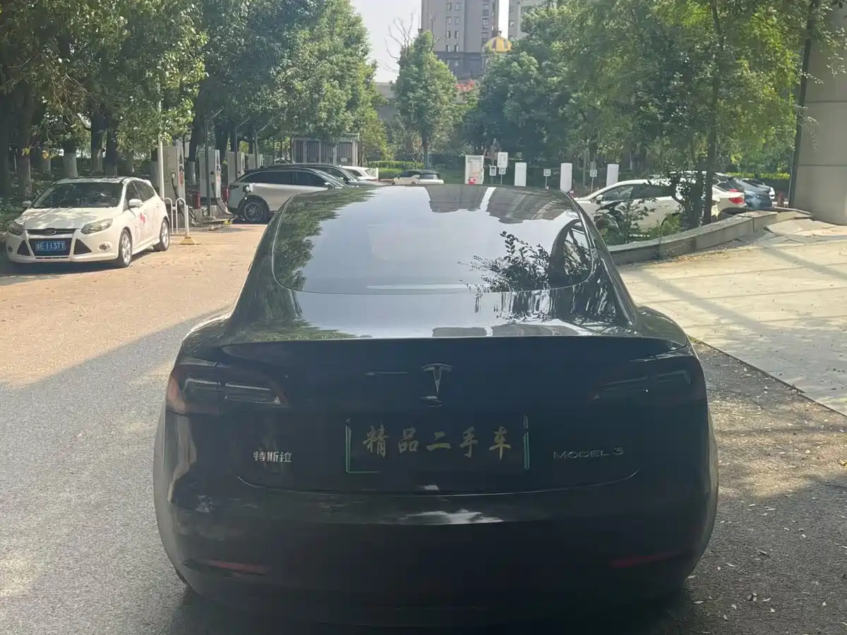 Photo 8 - Tesla Model 3