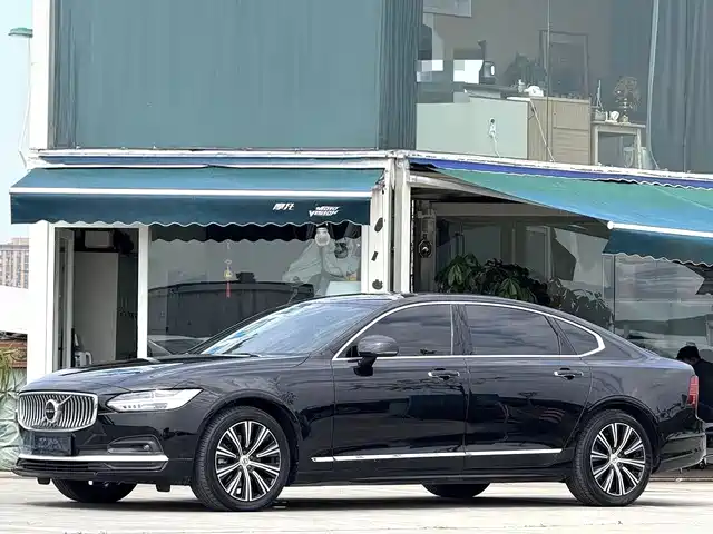 Volvo S90 2021 Model B5 Momentum Luxury Edition