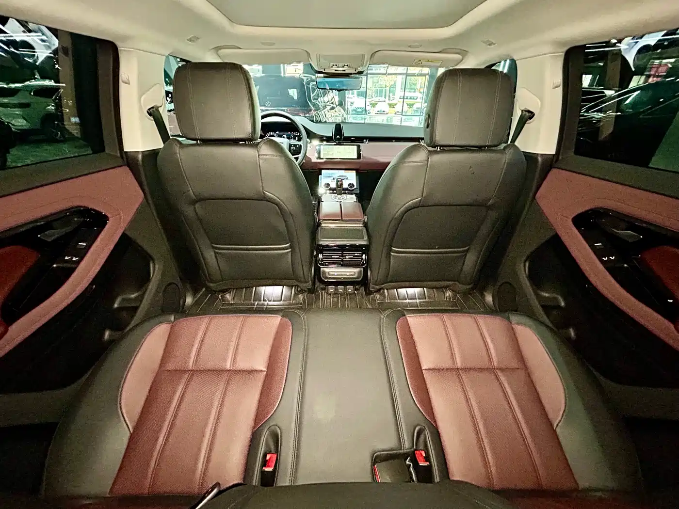 Land Rover Range Rover Evoque 2022 Range Rover Evoque L 249PS R-Dynamic Luxury Edition фото 31