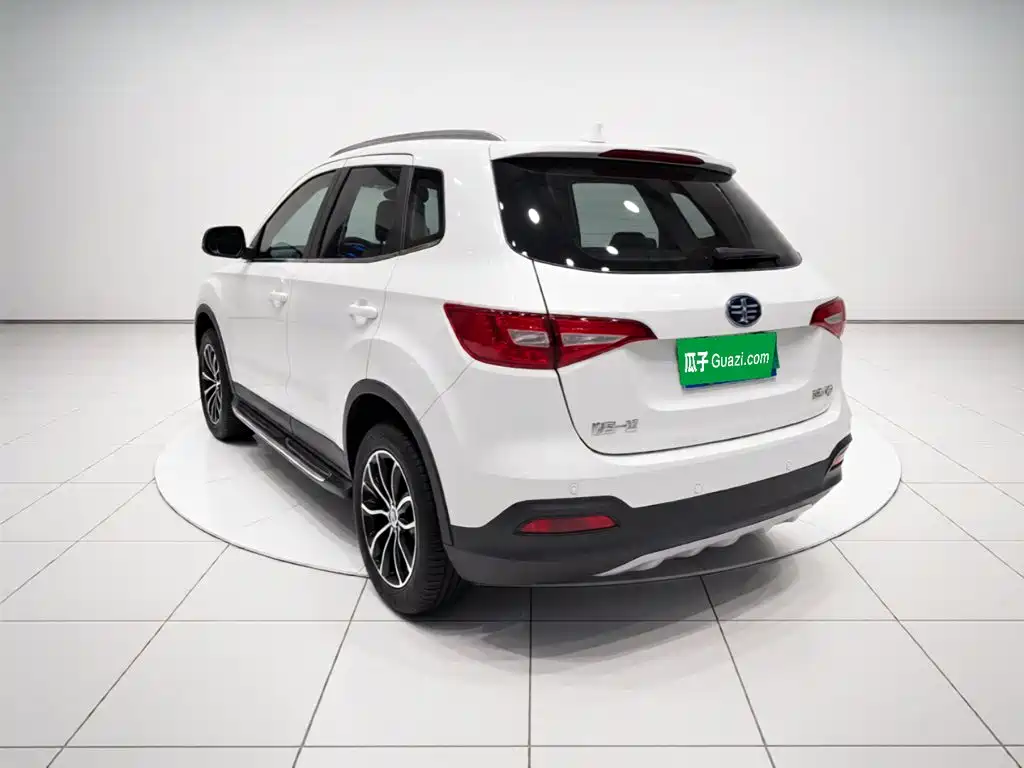 FAW Senya R7 2016 2016 1.6L Manual Luxury