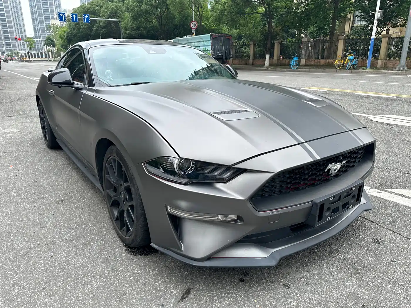 FORD MUSTANG
