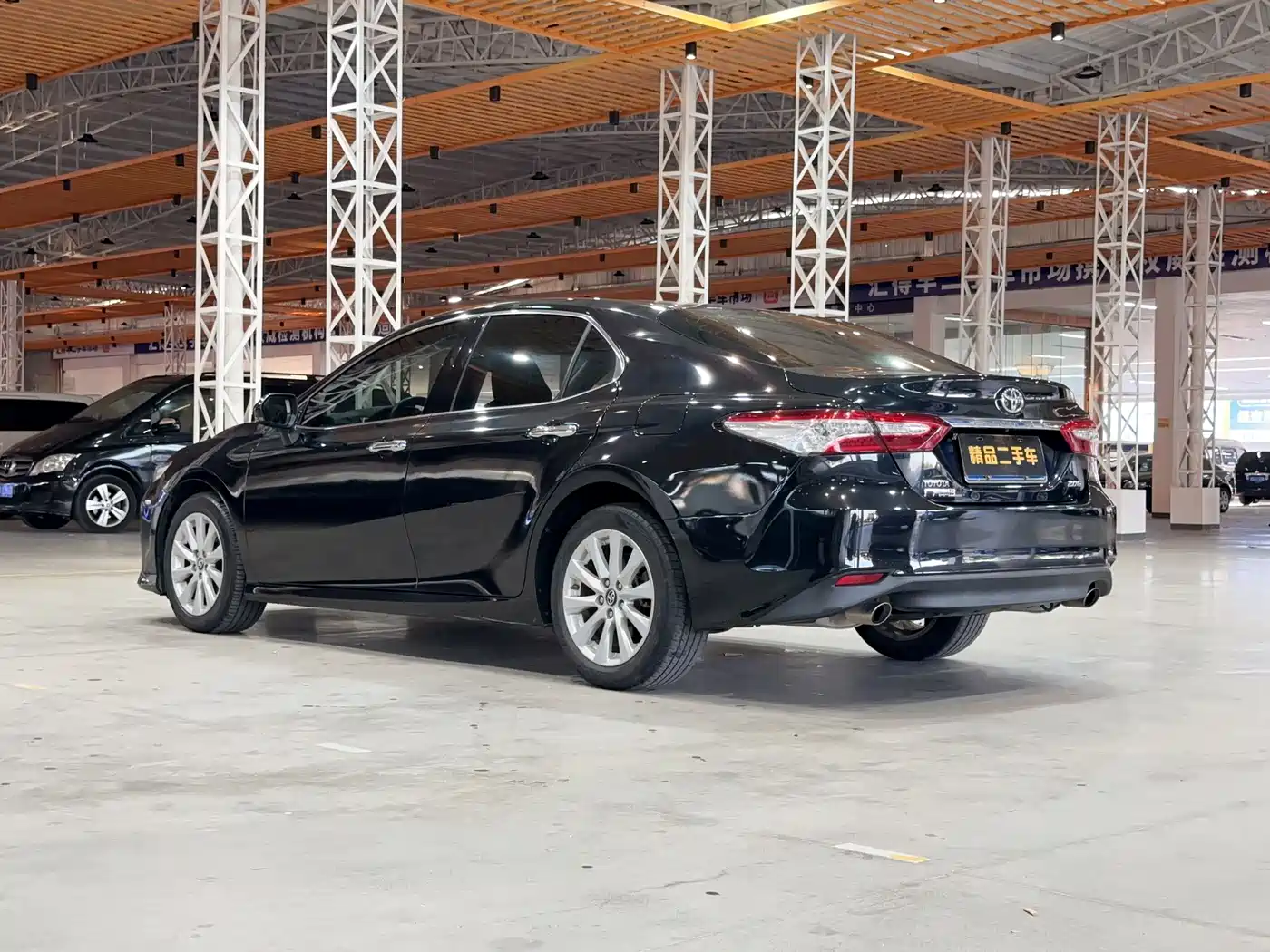 Toyota Camry 2018 2.0G Luxury Edition фото 4