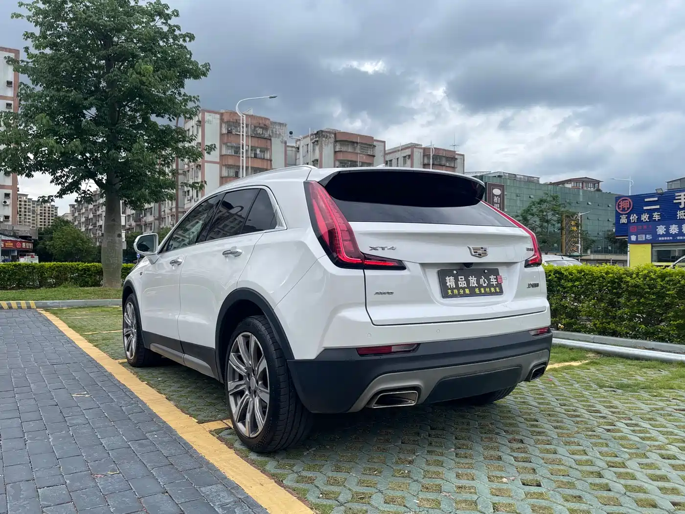 Фото 4 - Cadillac XT4