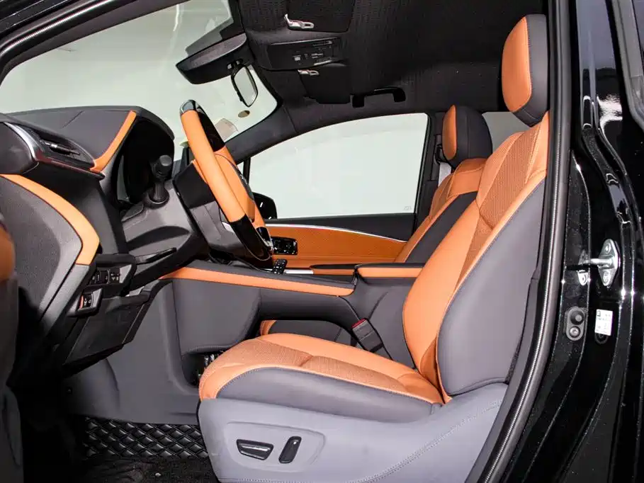 Toyota Sienna 2024 2.5L Hybrid Comfort Edition фото 13