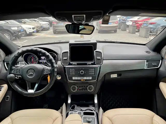 Mercedes-Benz GLE Coupe 2018 GLE 320 4MATIC Coupe SUV — фото 3