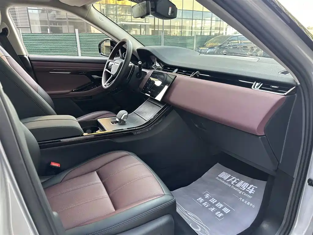 Land Rover Range Rover Evoque 2024 Range Rover Evoque L 249PS Light Master Edition фото 13