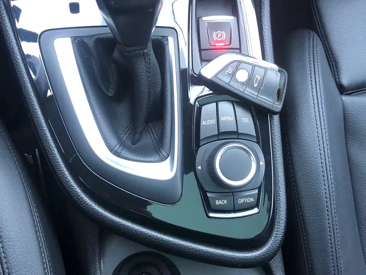 BMW 2 Series Touring 2016 220i Leading Model фото 13