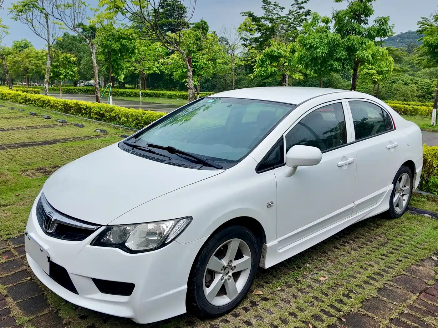 CIIMO CIIMO 2012 2012 1.8L Automatic