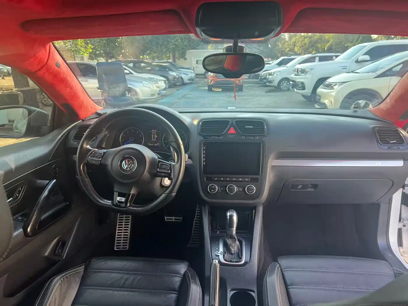 Volkswagen Scirocco 2011 Model R 2.0TSI фото 5