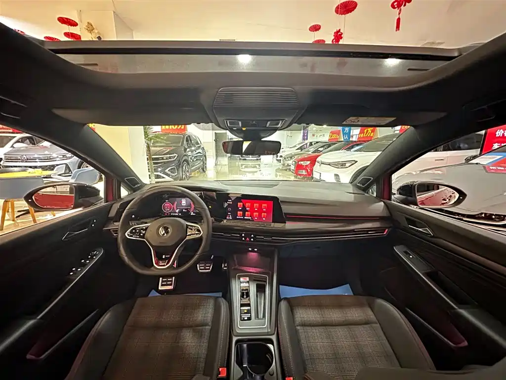 Volkswagen Golf GTI 2021 380TSI DSG GTI фото 7