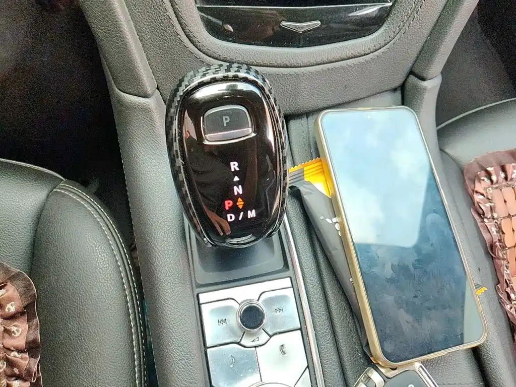 Фото 15 - Cadillac XT5