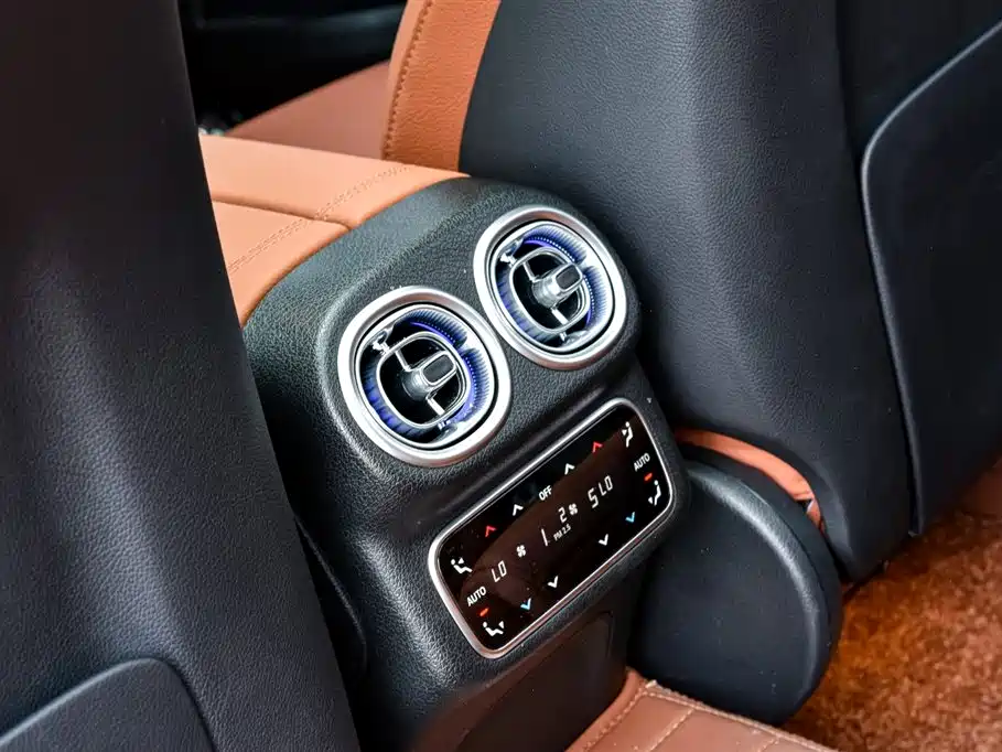 Mercedes-Benz GLC 2023 Facelift GLC 300 L 4MATIC Sport 5-Seater фото 13