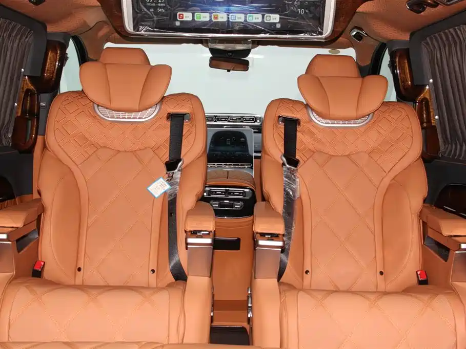 Mercedes-Benz Vito 2024 2.0T Business 7-Seater фото 30