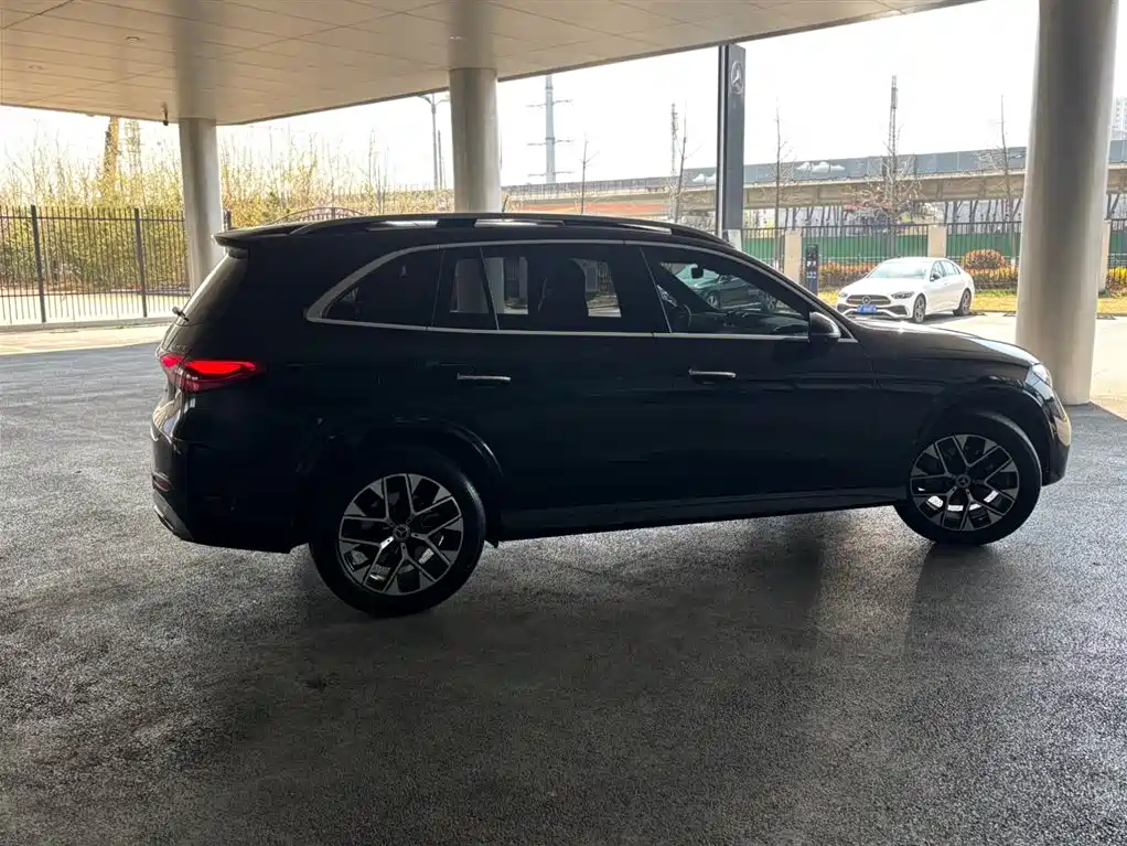 Mercedes-Benz GLC 2024 GLC 260 L 4MATIC Luxury 5-seater фото 2