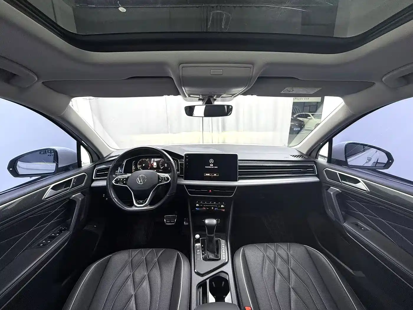 Volkswagen Tiguan L 2022 330TSI Auto 2WD R-Line Premium Edition фото 8