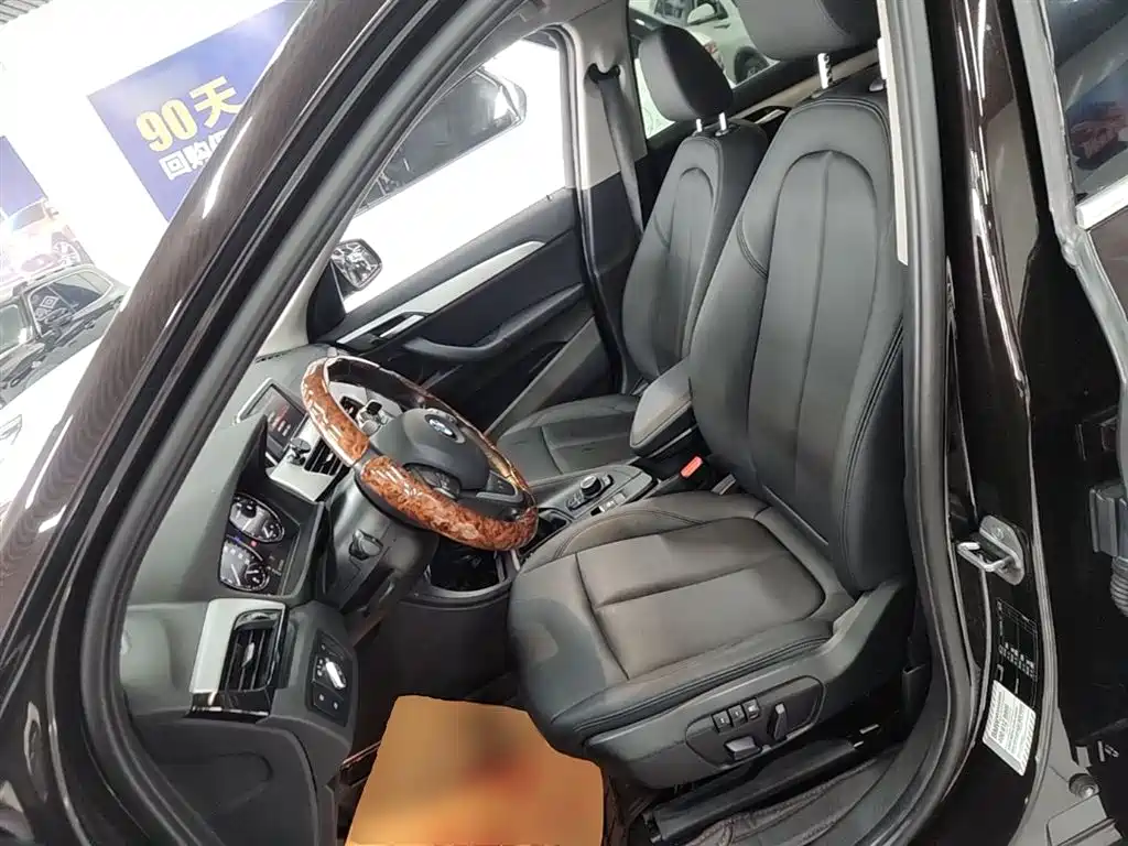 BMW X1 2019 sDrive20Li Leading Model фото 15