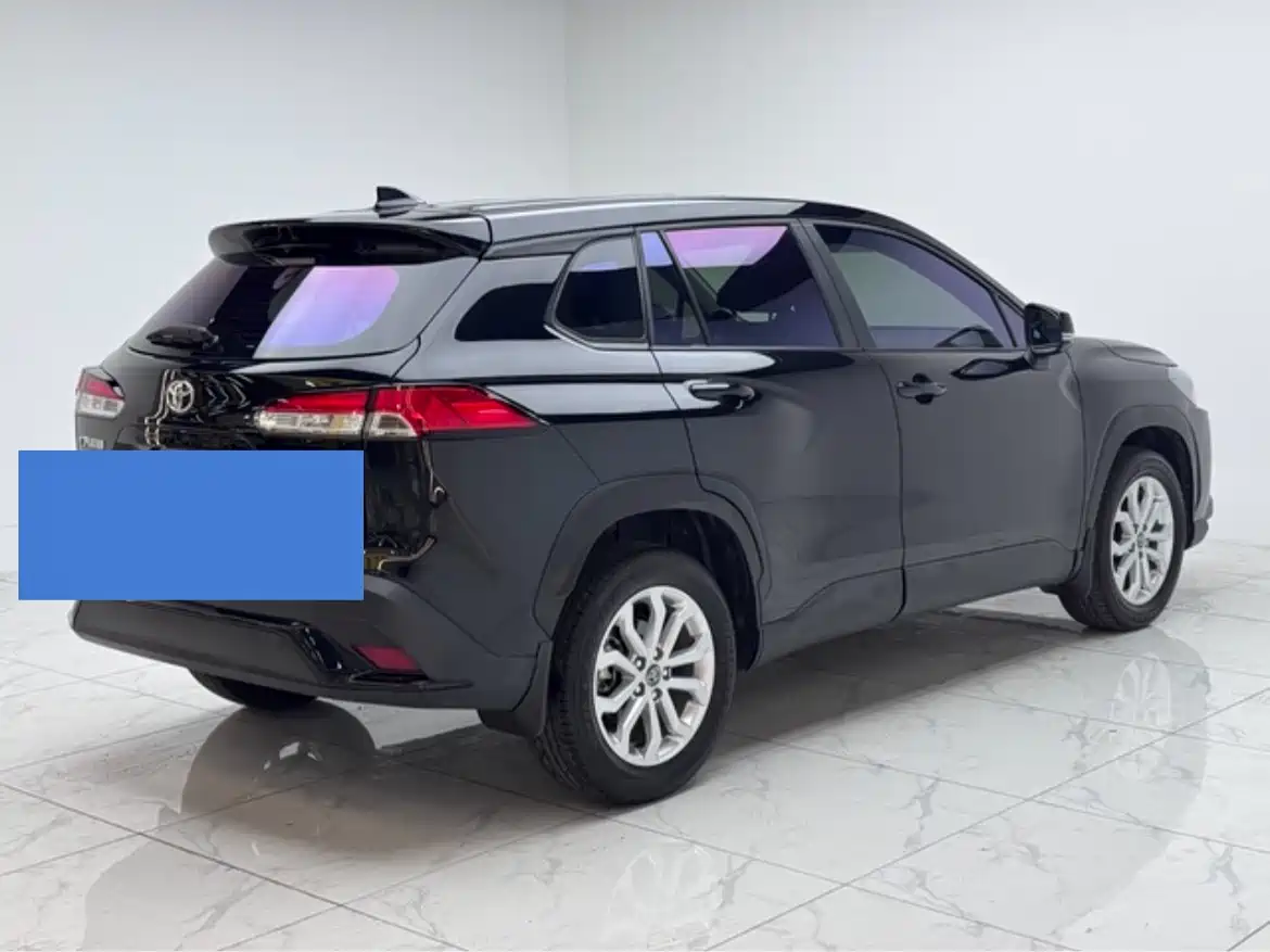 Toyota Frontlander 2023 2.0L CVT Elite Edition фото 8