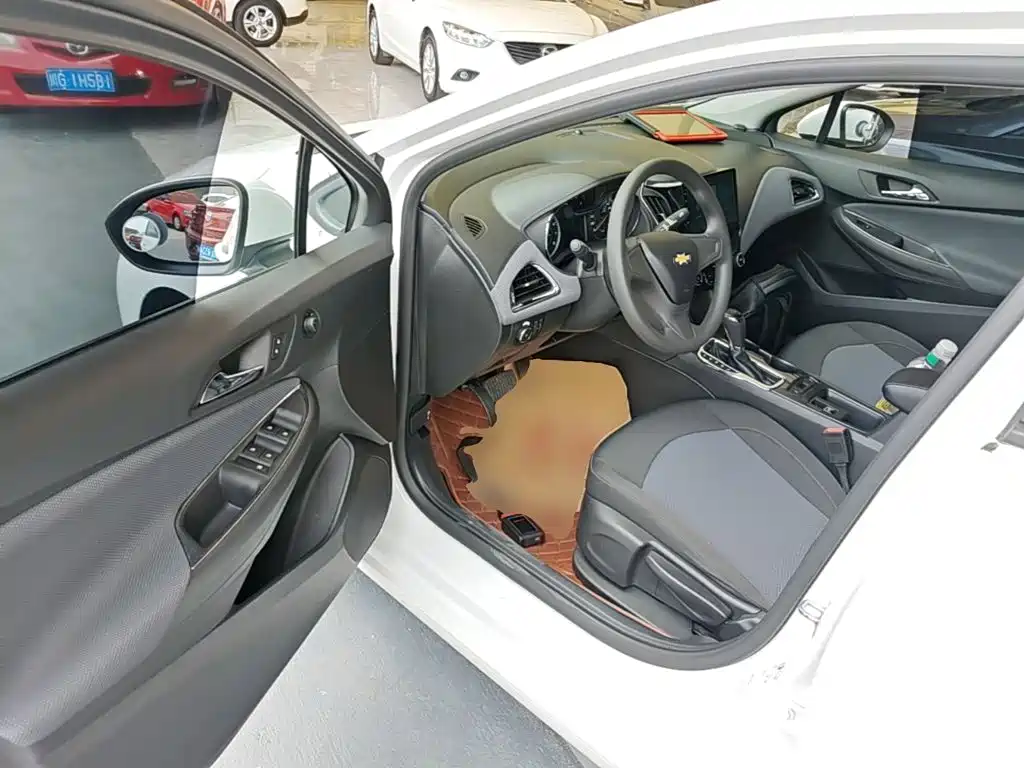 Chevrolet Cruze 2018 2018 320 Automatic Pioneer Sunroof Edition