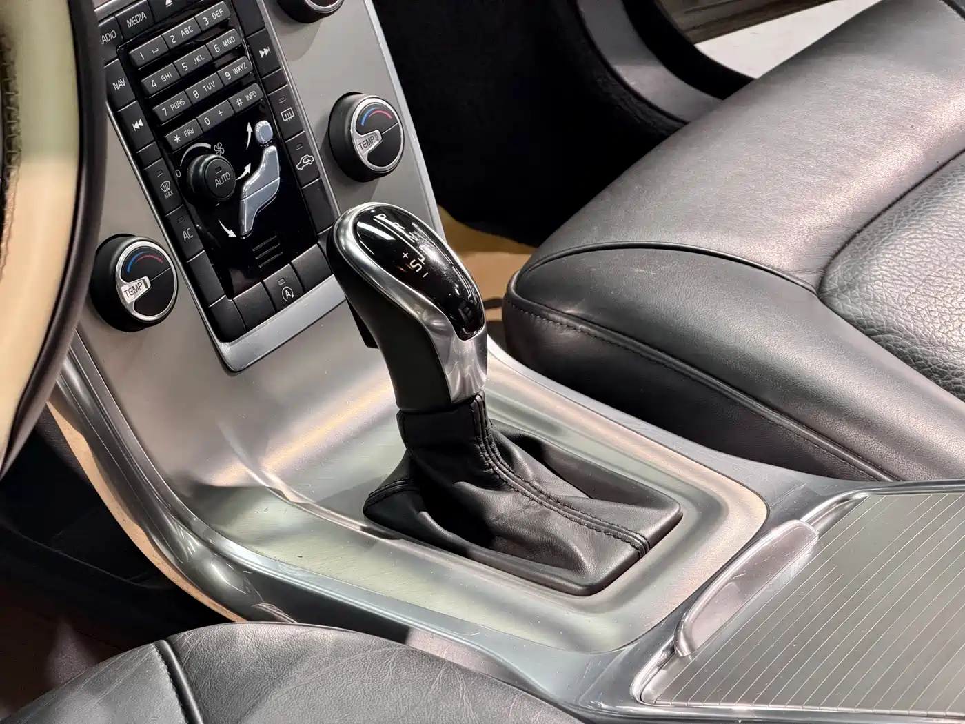 Volvo S80L 2014 2014 2.0T T5 Momentum