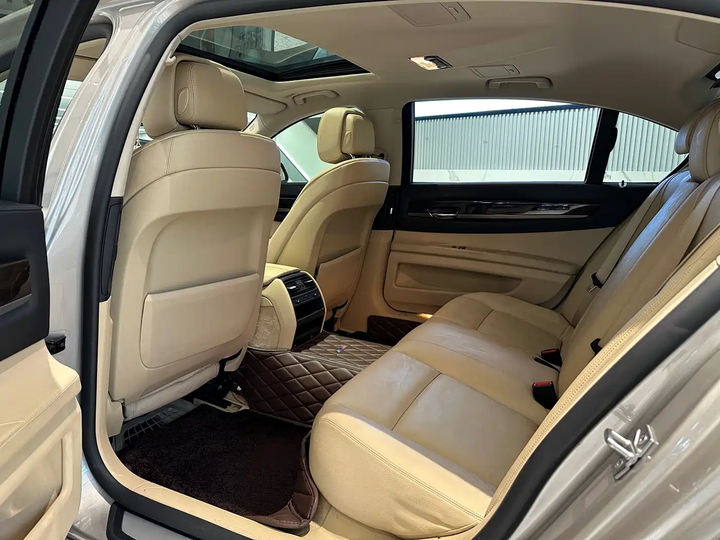 BMW 7 Series 2011 730Li Elegance фото 11