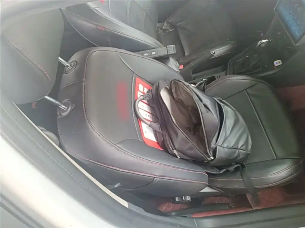 Volkswagen Lavida Tour 2017 1.6L Automatic Trend Edition фото 25