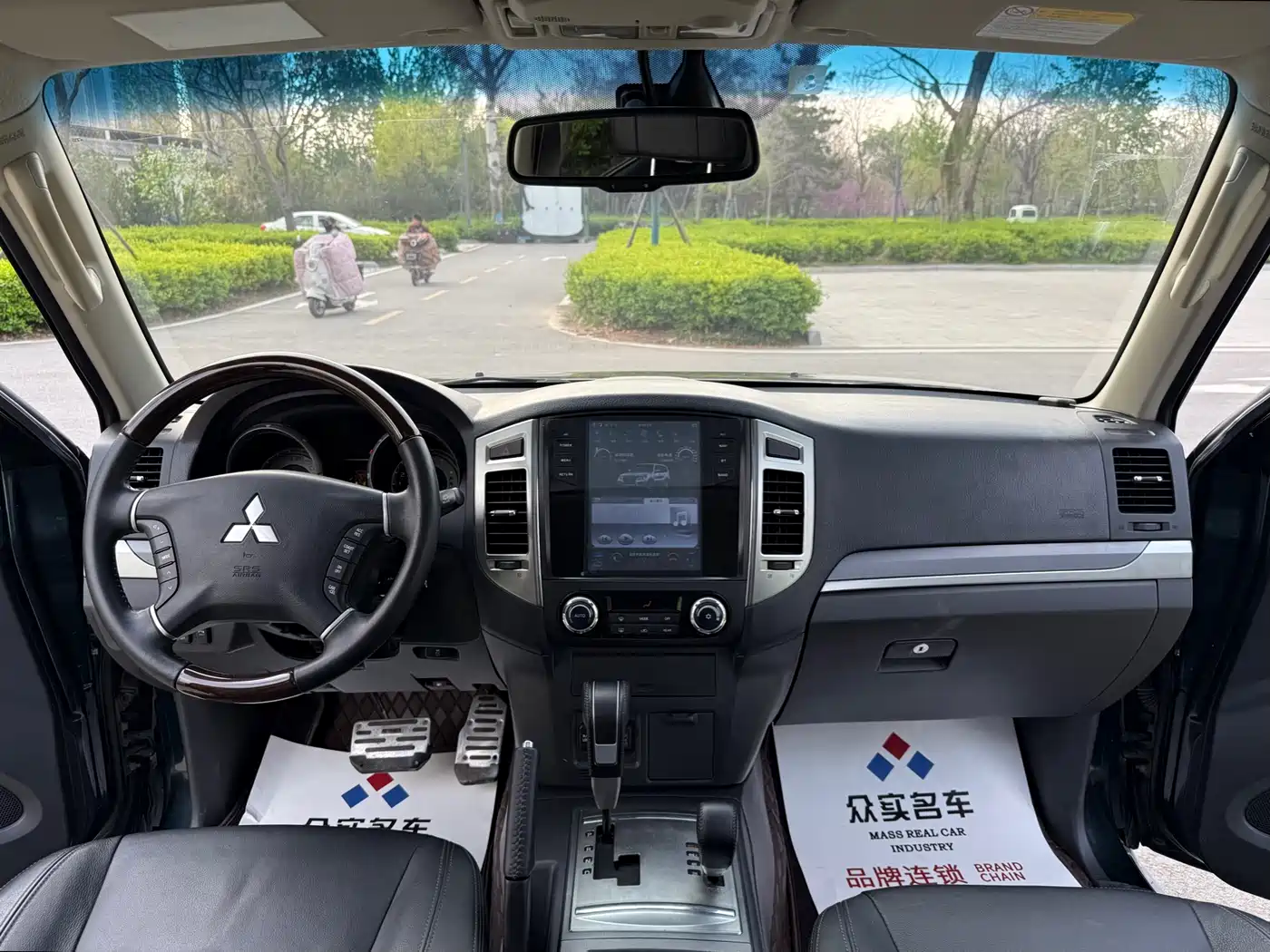 Mitsubishi Pajero (Import) 2016 3.0L Automatic Premium (China V) фото 8