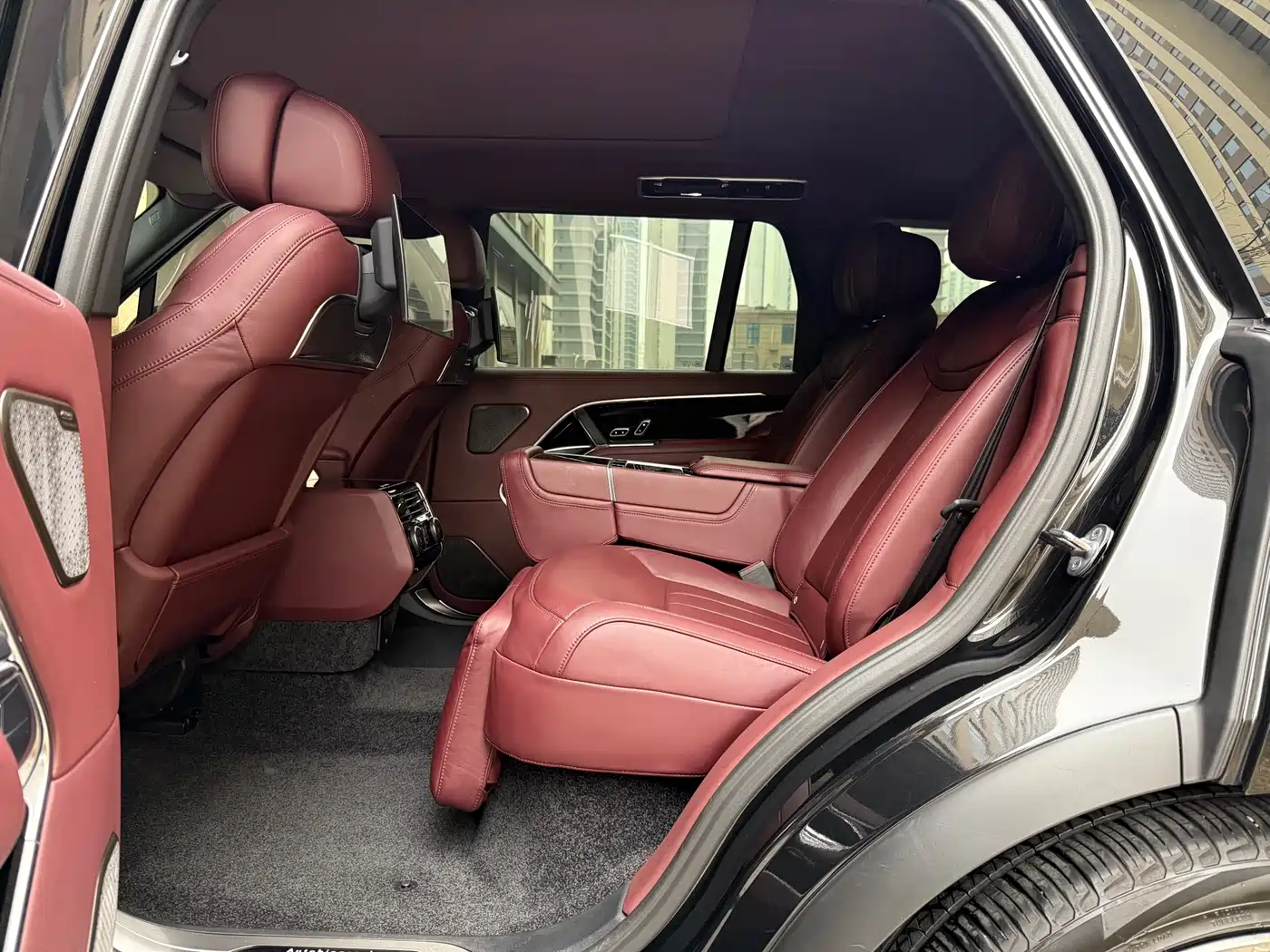 Land Rover Range Rover 2023 3.0 L6 400PS Exemplary Long Wheelbase фото 14