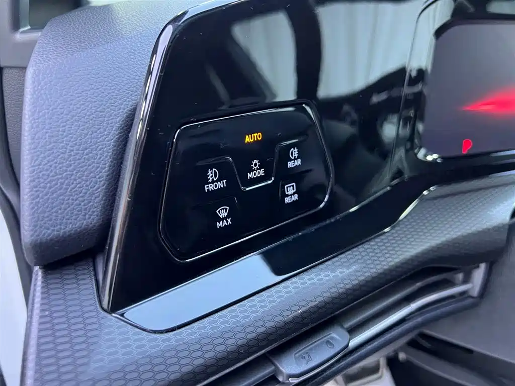 Volkswagen Golf GTI 2023 380TSI DSG GTI фото 20