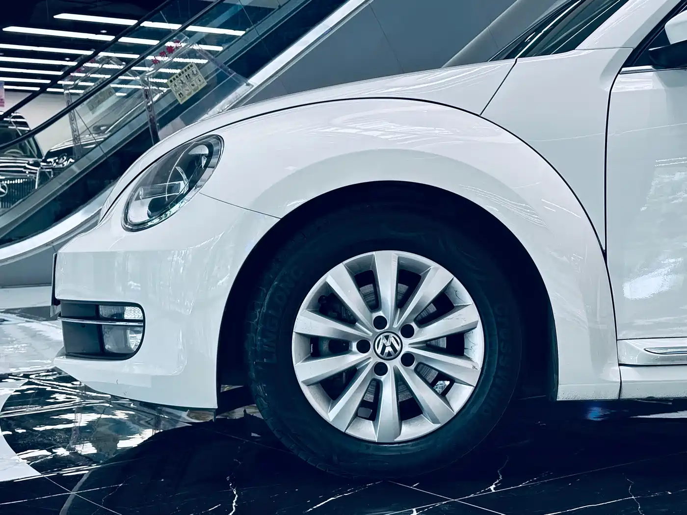 Volkswagen Beetle 2014 1.4TSI Fashion Edition фото 11