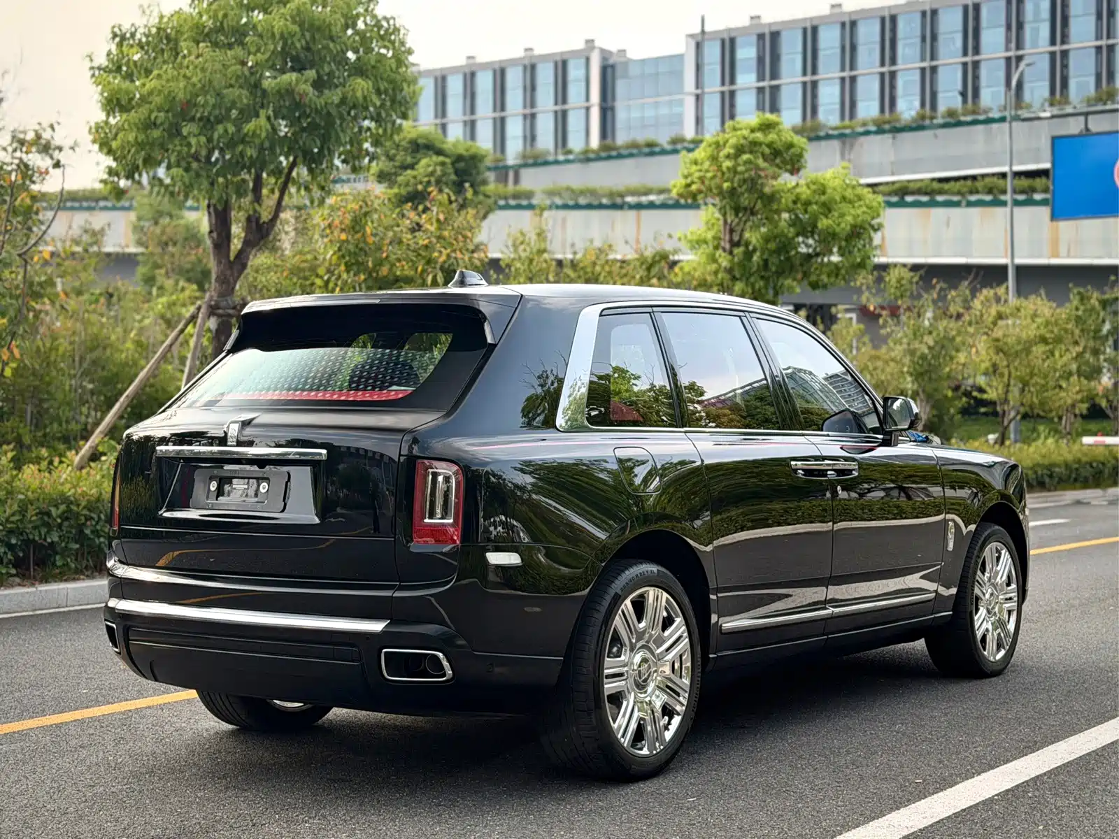 Photo 7 - Rolls-Royce Cullinan
