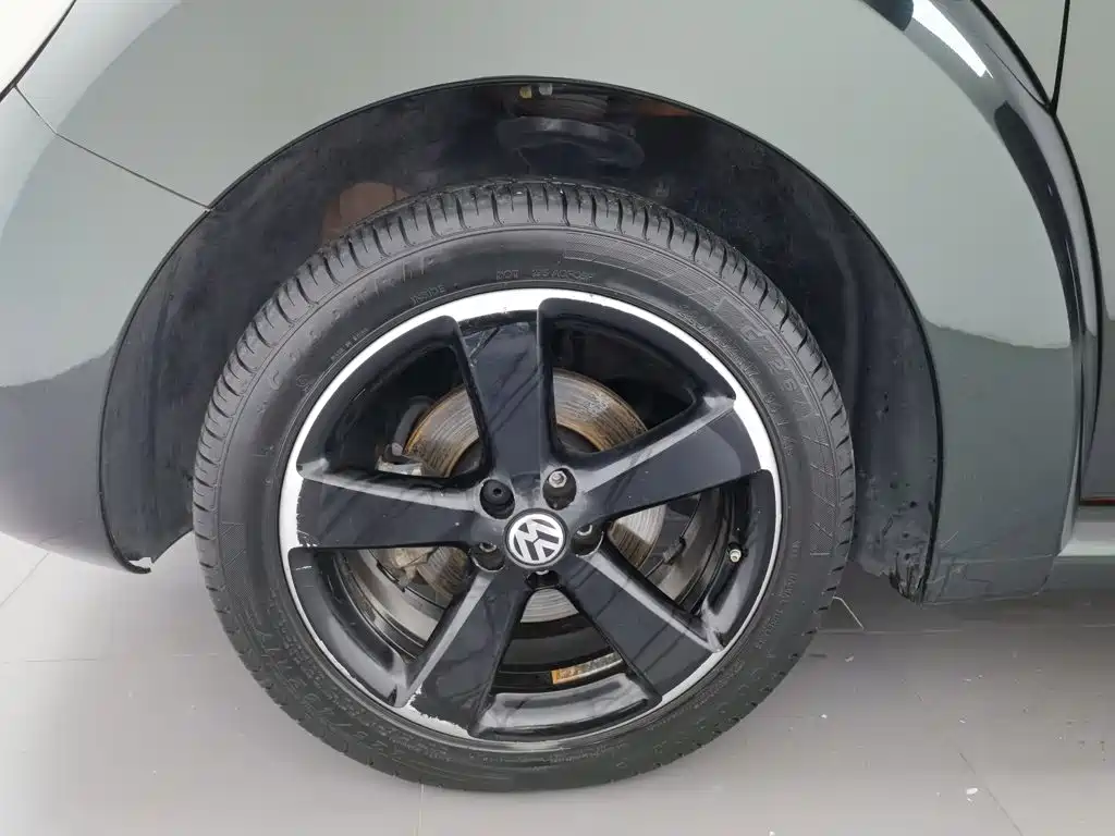 Volkswagen Beetle 2010 2010 Model 2.0 BlackOrange Comfort Edition
