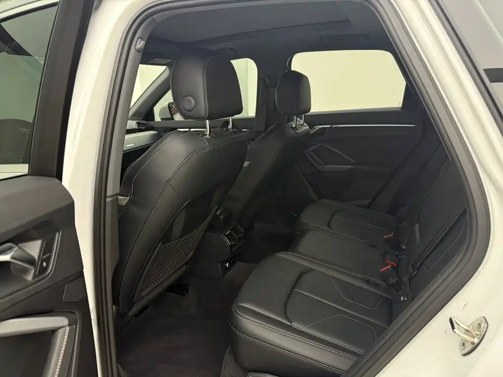 Фото 6 - Audi Q3