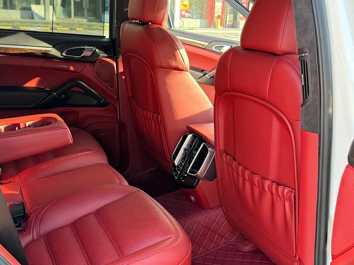 Porsche Cayenne 2011 Cayenne Turbo 4.8T фото 11