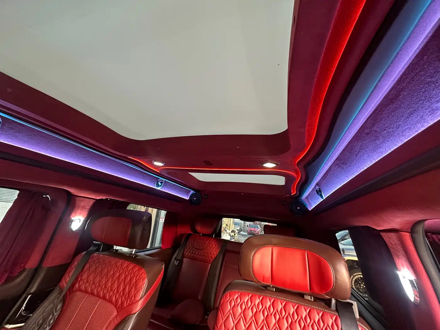 Mercedes-Benz V-Class 2018 V 260 L Premium Long Wheelbase Edition China VI фото 9