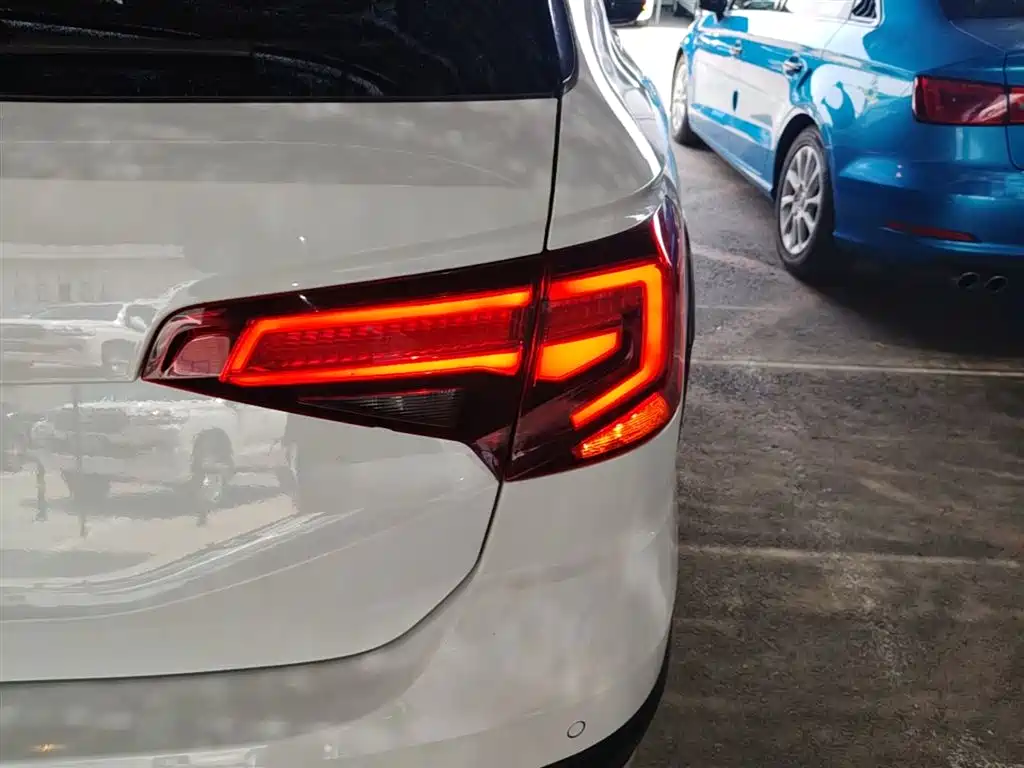 Volkswagen C-TREK 2017 230TSI DSG Comfort фото 8