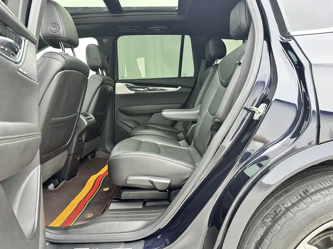 CADILLAC XT6