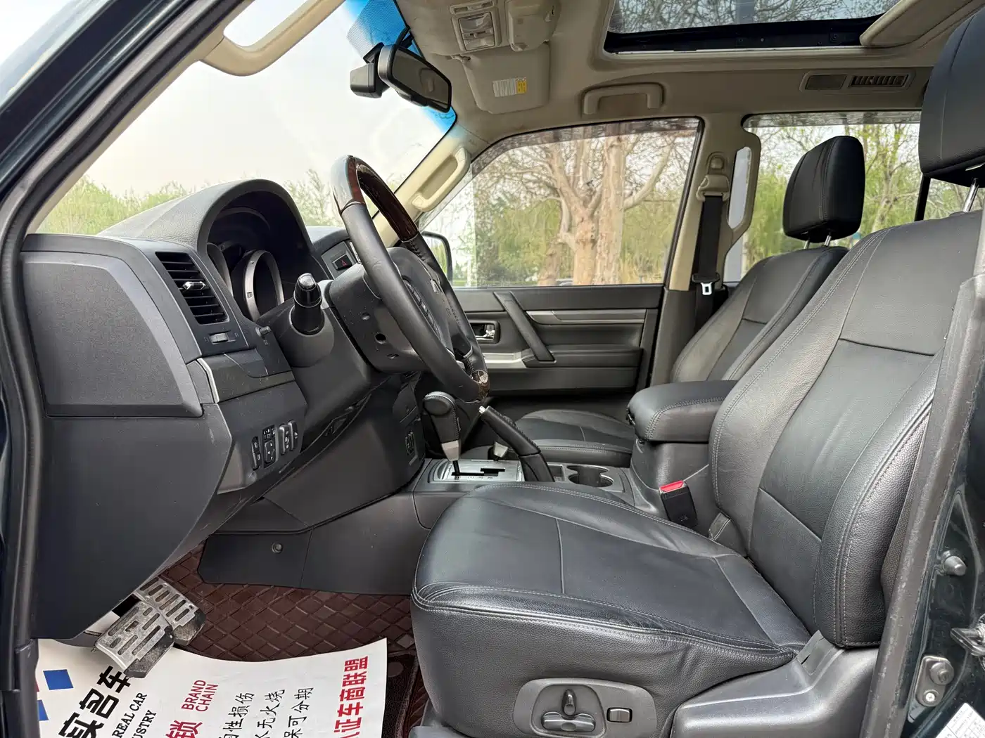 Mitsubishi Pajero (Import) 2016 3.0L Automatic Premium (China V) фото 6
