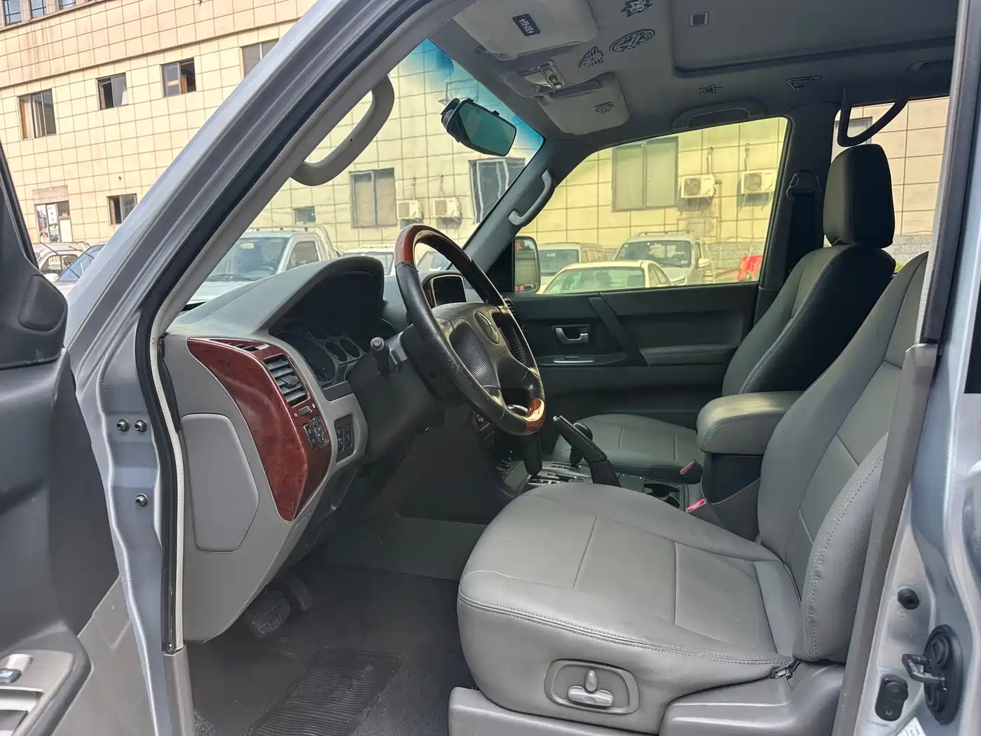 Mitsubishi Pajero 2006 2006 Model 3.8L AT GLS