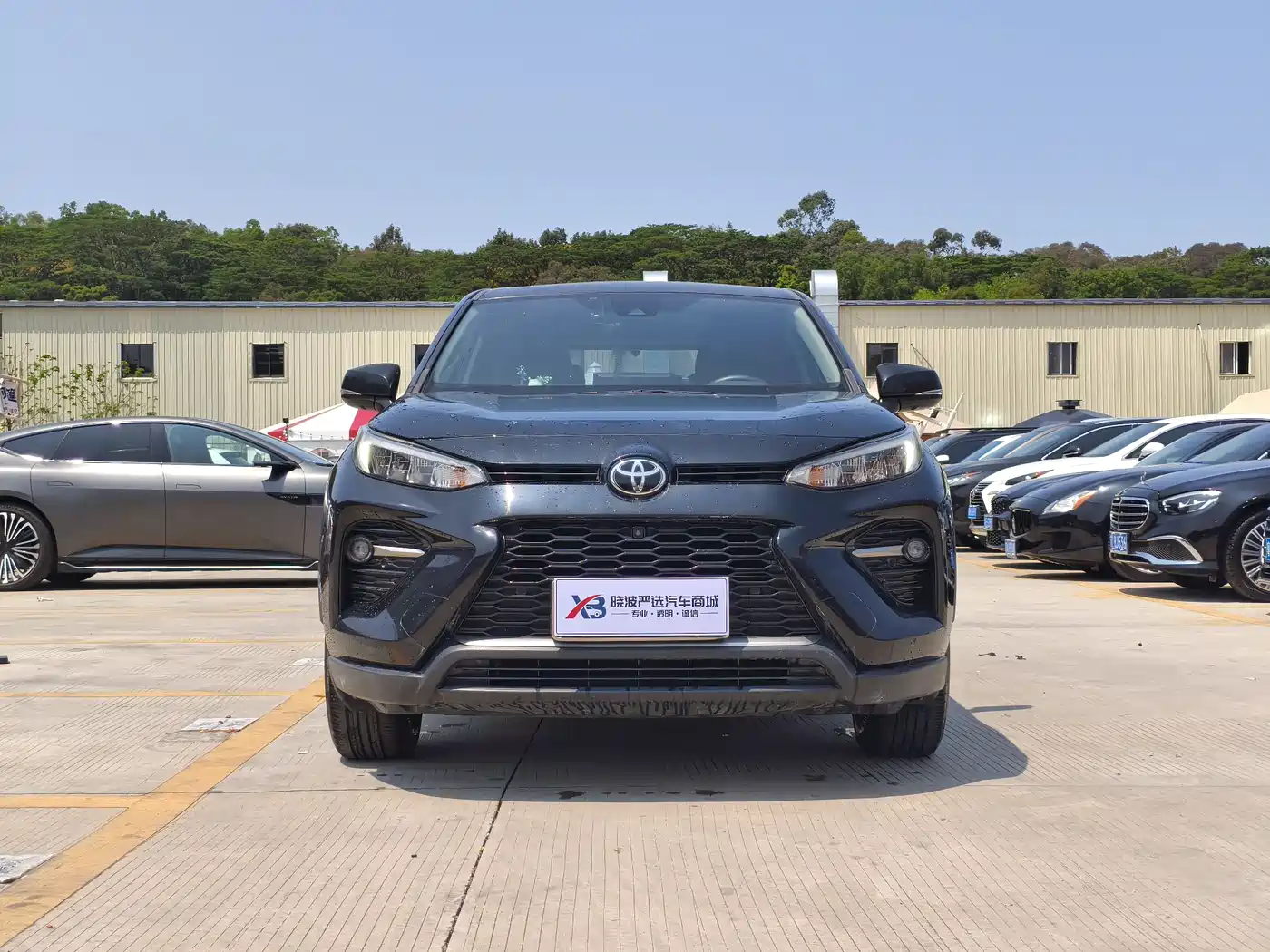 Toyota Wildlander 2022 2.0L CVT FWD Luxury PLUS Edition фото 3