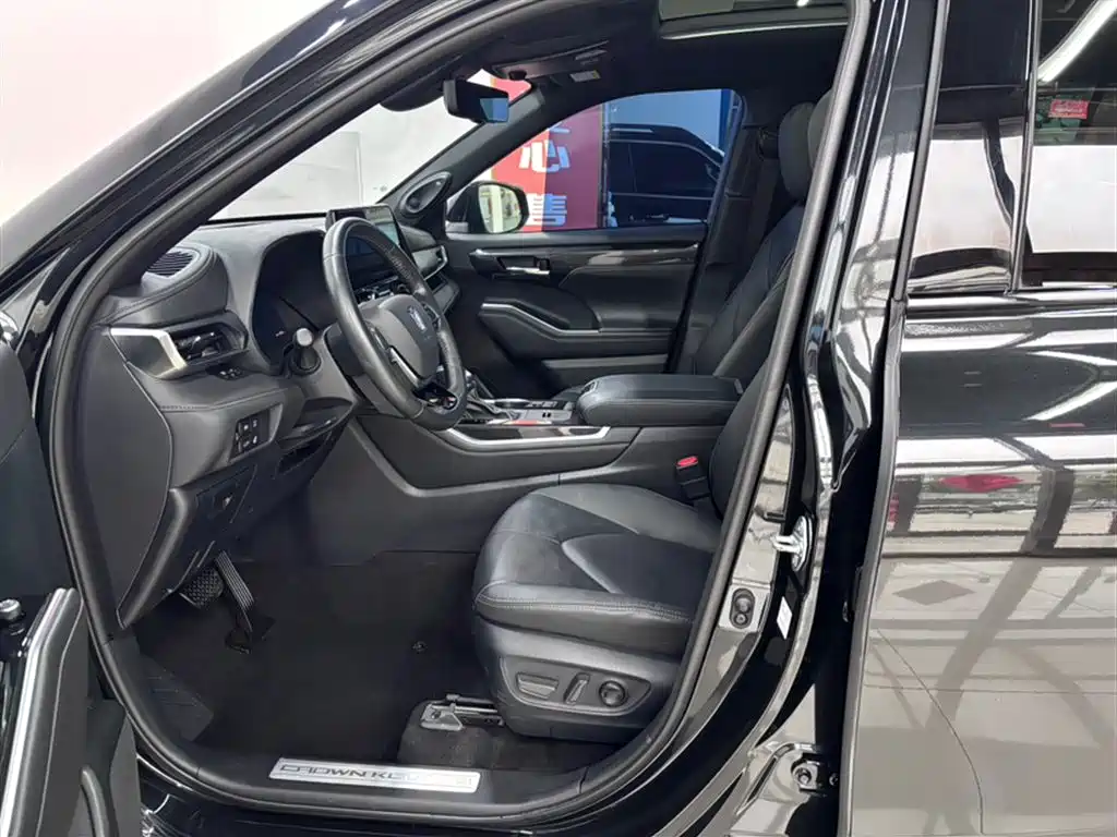 Toyota Crown Kluger 2023 2.5L HEV AWD Flagship Edition фото 10