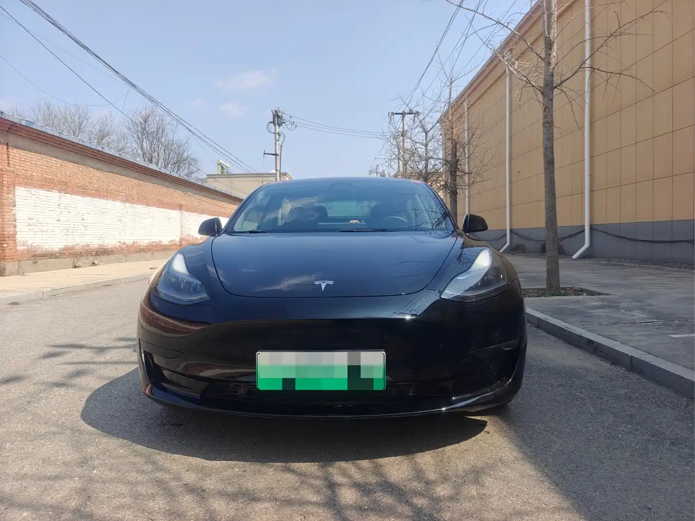 TESLA MODEL 3