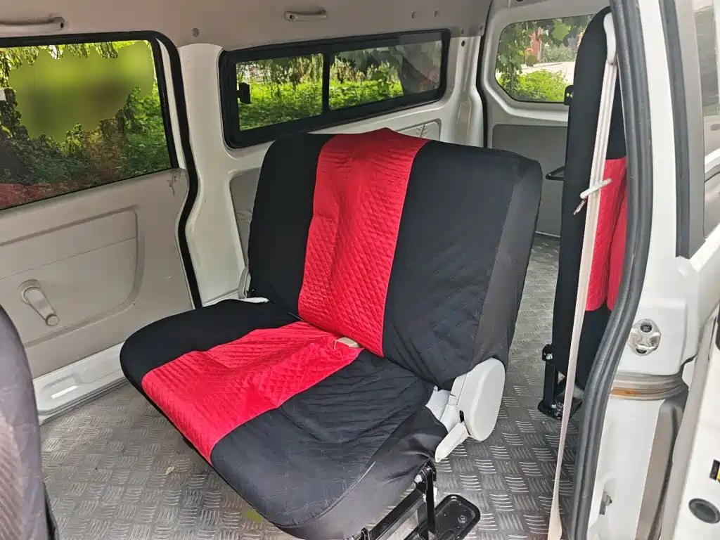 Jinbei New Hiace S 2023 2023 1.5L Fortune Bus 5/6/7-seater Non-AC Version SWC15M