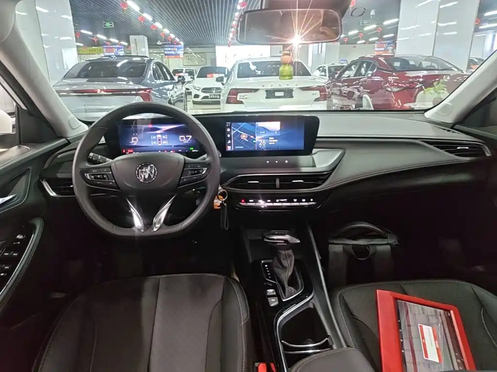 Photo 10 - Buick Verano
