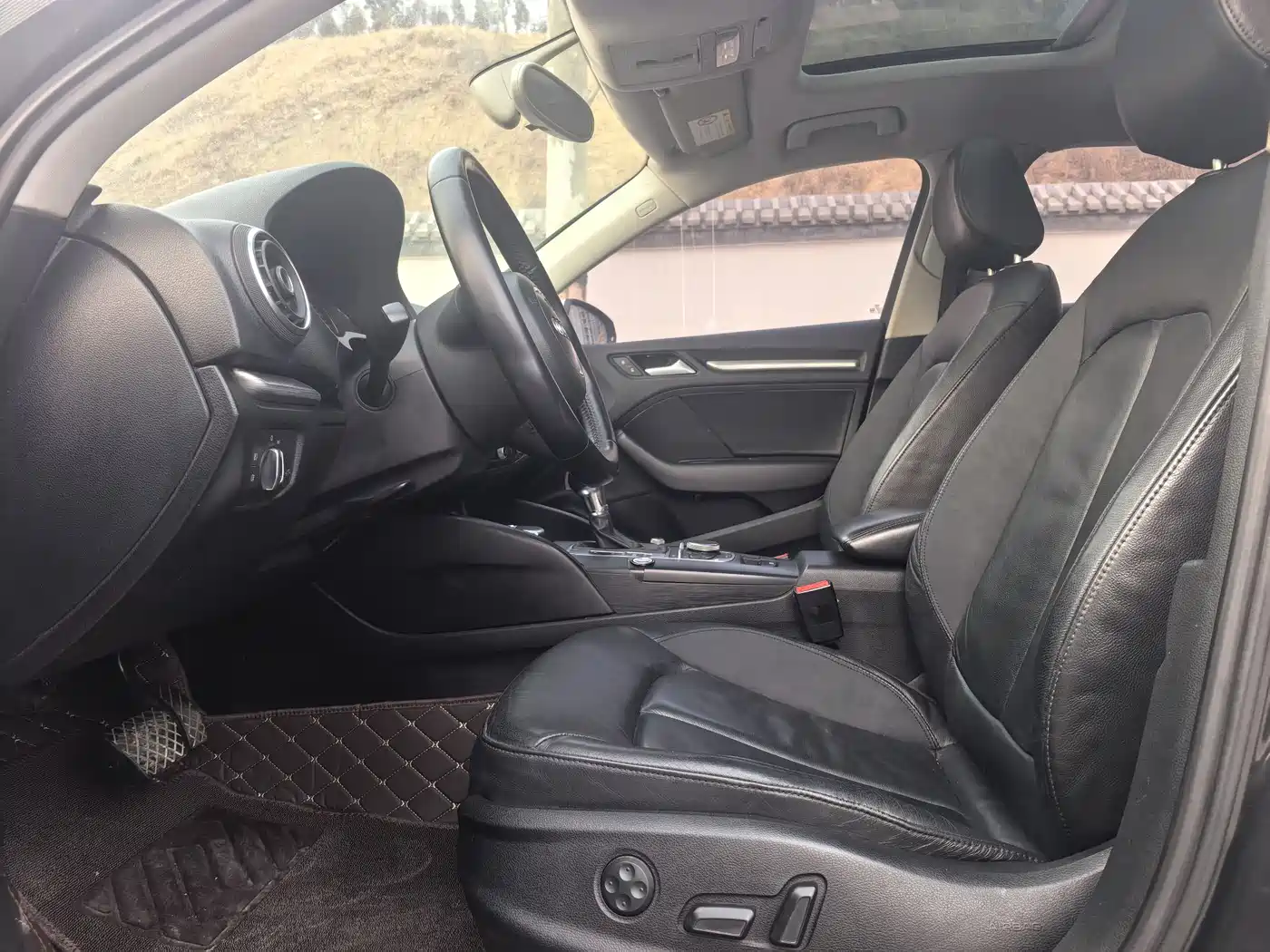Audi A3 2014 Sportback 35 TFSI Automatic Comfort фото 4