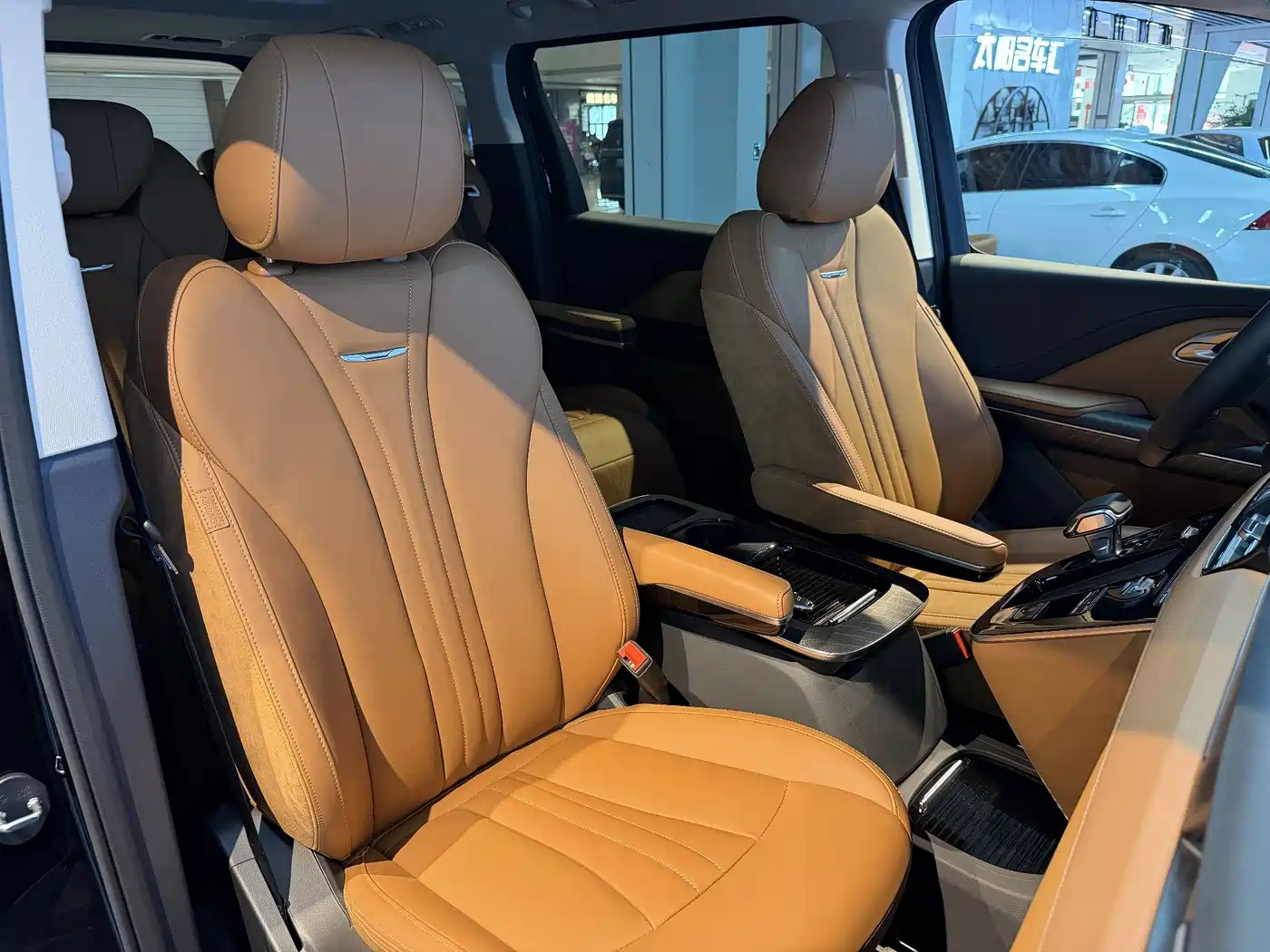 Hongqi HQ9 PHEV 2026 2024 Model 2.0T AWD Business Edition